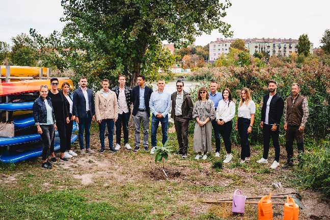 Közös faültetés a Magyar Kajak-Kenu Szövetséggel Csepelen
